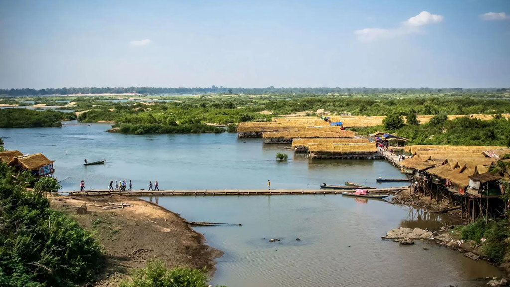 Begin your visa-prepared day with Laos’s tranquil ambiance